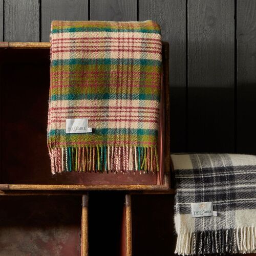 Thistleberry tartan throw